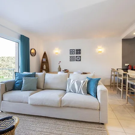 Casa Do Lobo - 2 Bedroom In - Pool & Private Parking *